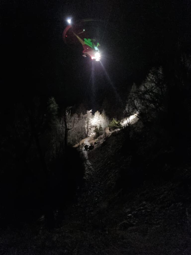 Immagine in evidenza dell'articolo: Intervento congiunto del Servizio Regionale di Elisoccorso di Azienda Zero, del Soccorso Alpino e Speleologico Piemontese e del Soccorso Alpino della Guardia di Finanza nel comune di Oulx (TO)